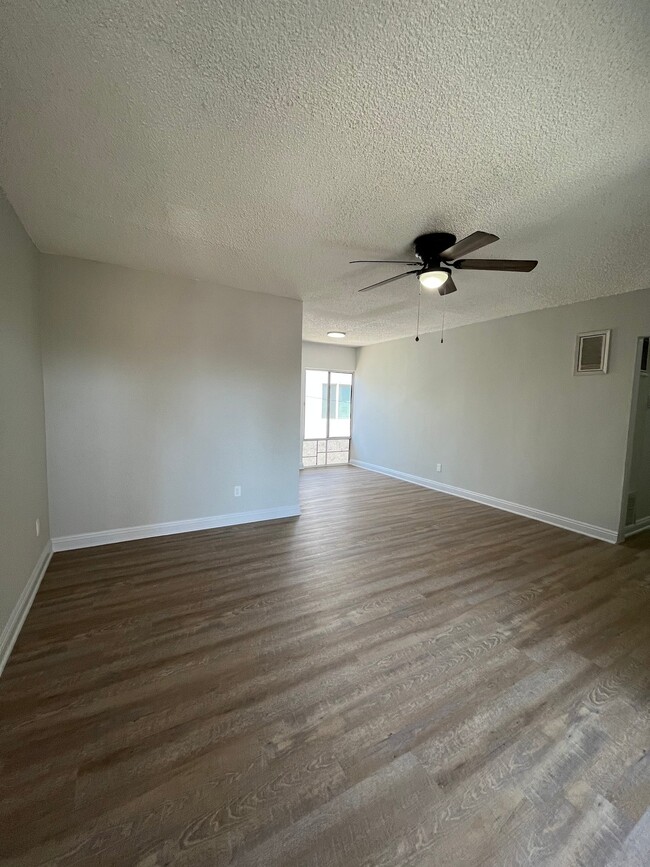 Photo - 641 W 92nd St Unit 5
