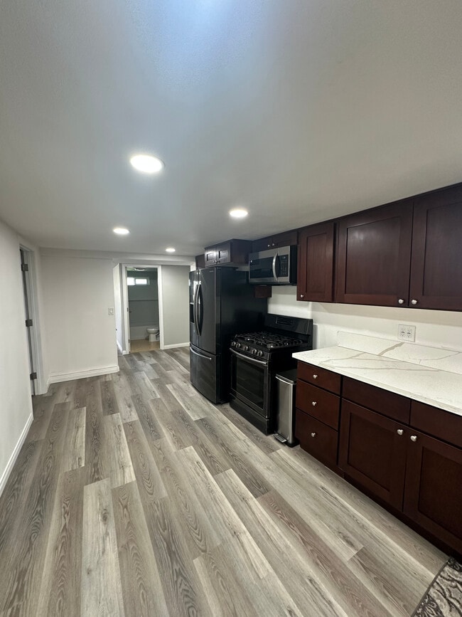 Building Photo - 2339 Van Ness Ave Unit 2339 Van Ness B