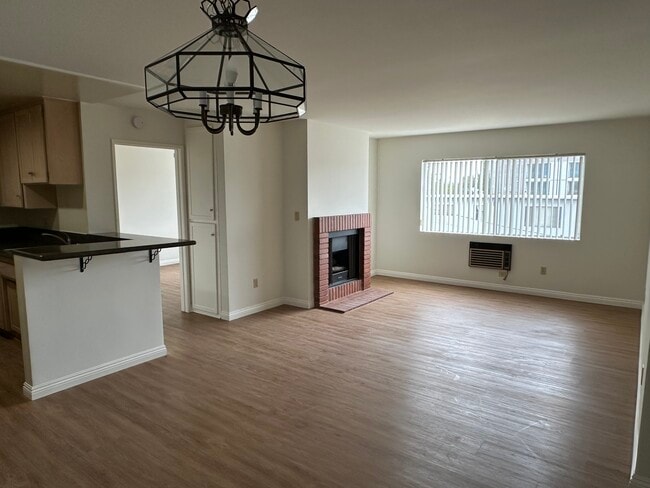 Photo - 4230 S Centinela Ave