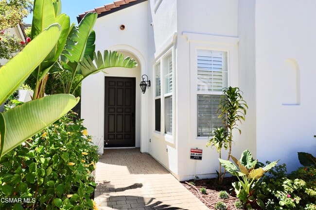 Photo - 6072 Mandeville Pl