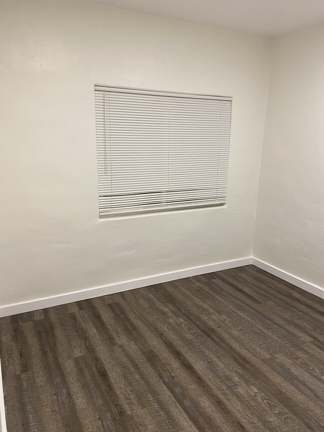 Photo - 1539 E Young St