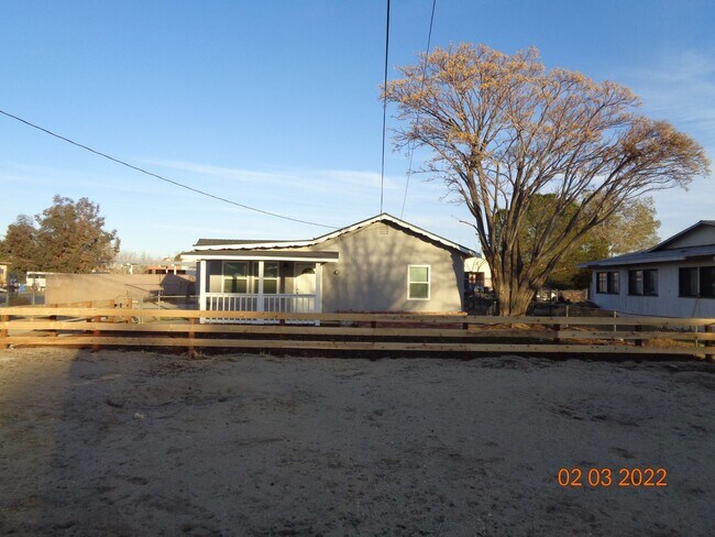 Cute and Cozy Ranch Style Home in East Lan... - Cute and Cozy Ranch Style Home in East Lan...
