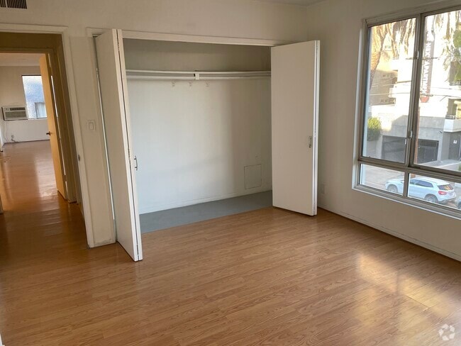 Building Photo - 1343 N Sierra Bonita Ave Rental