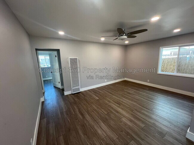 Photo - 13717 Yukon Ave