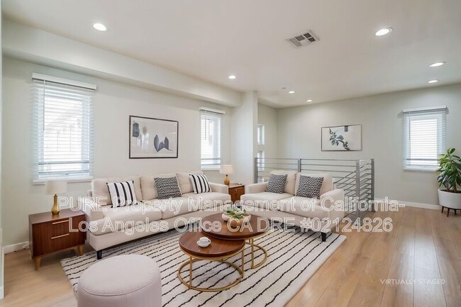 Photo - 10706 Camarillo St