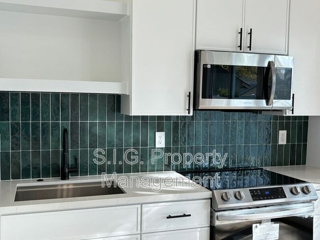 248-250 W. Howard St - 248-250 W. Howard St Condo Unit 252 #4