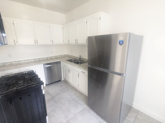 Photo - 1152 Gordon St Unit 3