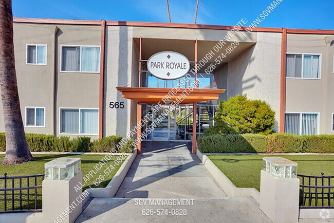 Front Entrance - Park Royale Rental