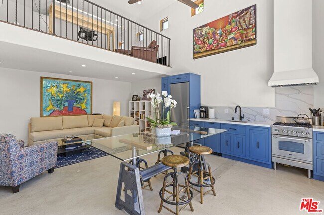 Photo - 835 N Harper Ave