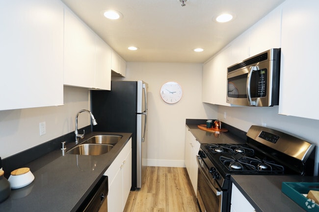 2BR, 2BA-Kitchen - URBANLUX SUNSET PREMIUM