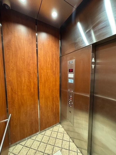 Elevator - 11501 Hatteras St