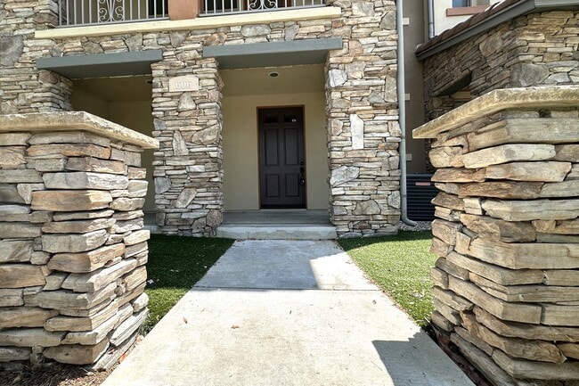 Photo - 606 Asbury Dr Condo