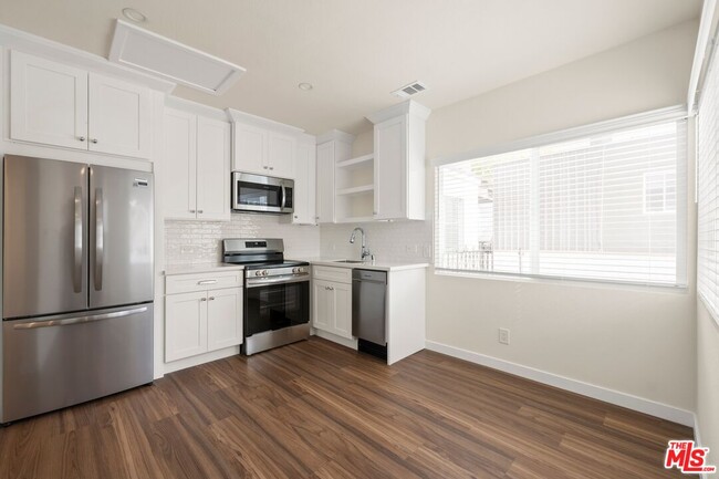 Photo - 1511 Selby Ave Unit 1511 1/2