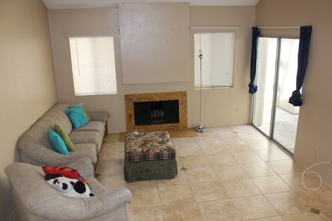 Photo - 3882 Radcliffe Ln Unit NA