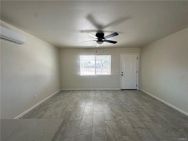 Photo - 1094 Donna Ln