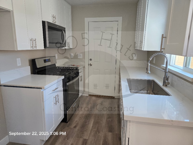 Photo - 1378 Yale Pl Unit C