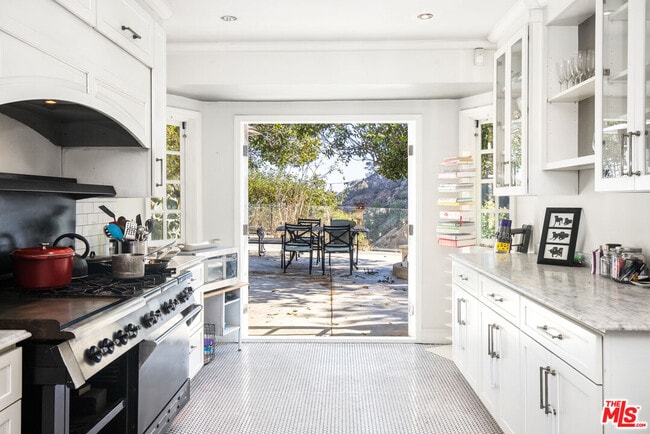 Photo - 2200 Outpost Dr