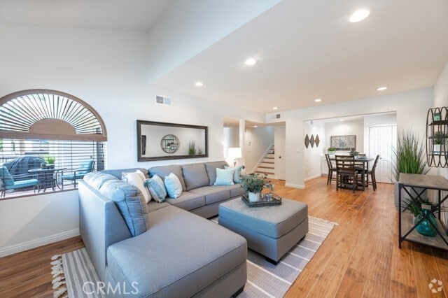 Building Photo - 21620 Burbank Blvd Rental
