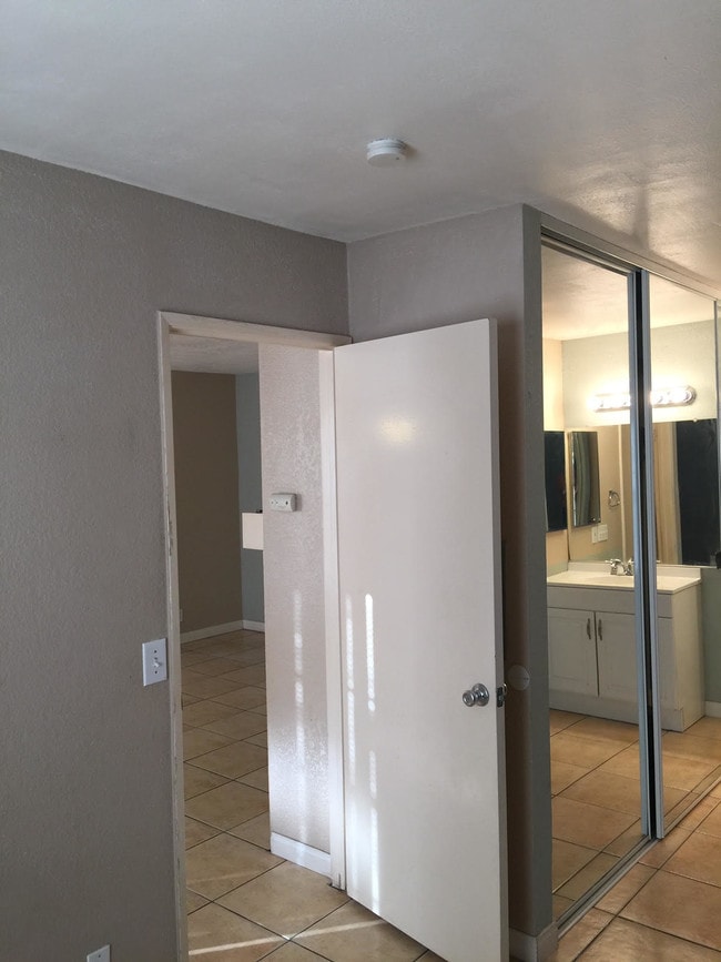 Photo - 10868 Aderman Ave Unit 163