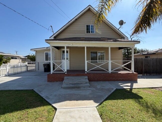 Photo - 114 N 12th Ave Unit Front House