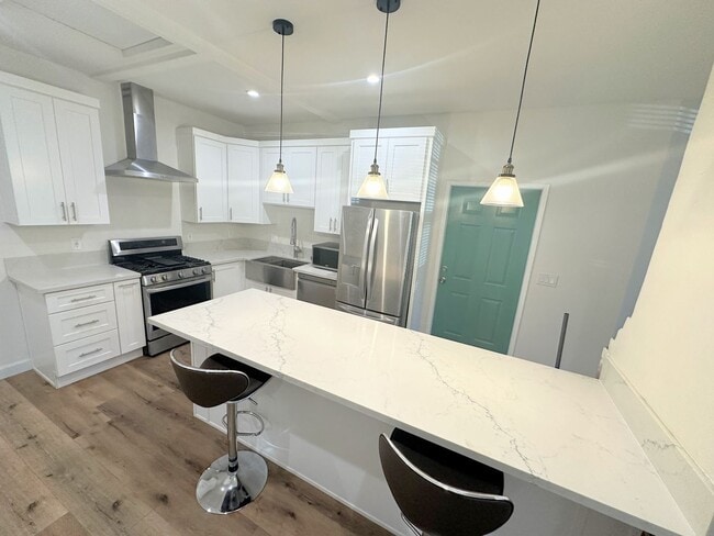 Photo - Gorgeous 2bd/2ba unit semi-furnished near ... Unit 2939