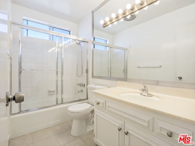 Photo - 1538 11th St Unit 3