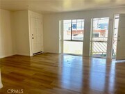 Photo - 108 W Maple St