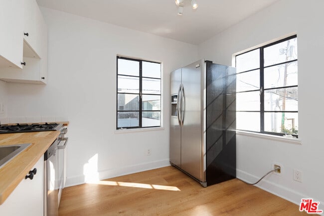 Photo - 822 N Detroit St Unit 826.5