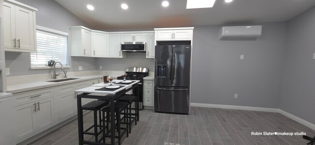 Photo - 4159 La Salle Ave