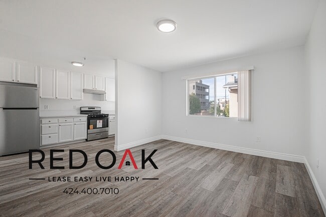 Building Photo - 6853 Agnes Ave