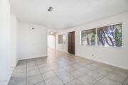 Photo - 44210 Fenhold St House
