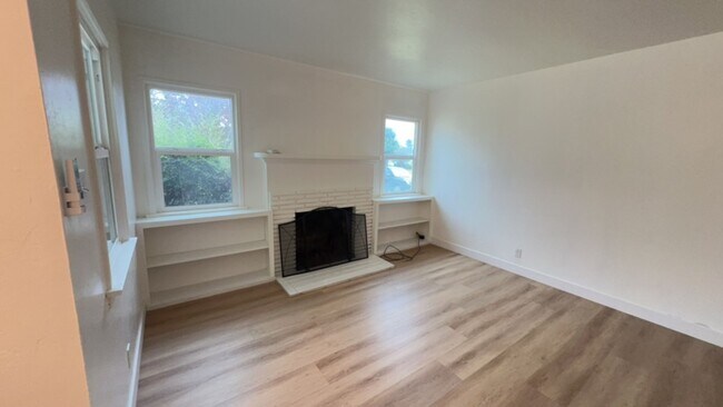 Photo - Charming Home in the well-established Riverside neighborhood!