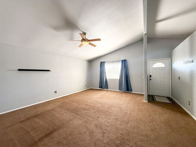 Photo - 29 Palms Home with Attached Garage