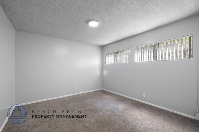 Photo - 745-747 Venice Way