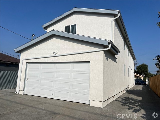 Building Photo - 330 E 99th St Rental
