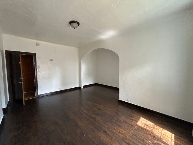 Photo - 1102 S Mariposa Ave Unit 108