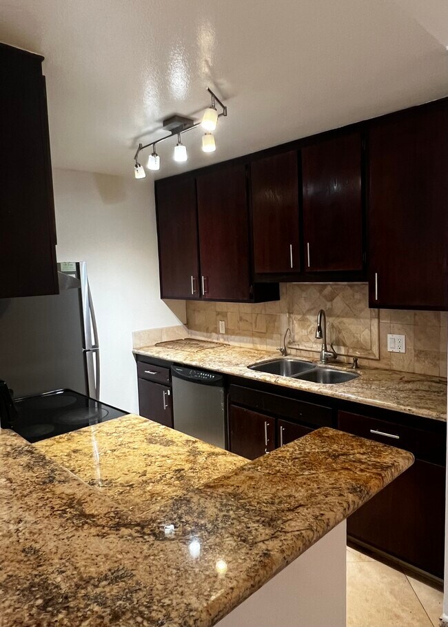 Kitchen - 3602 W Estates Ln Unit 3602 W. Estates Ln # 1116
