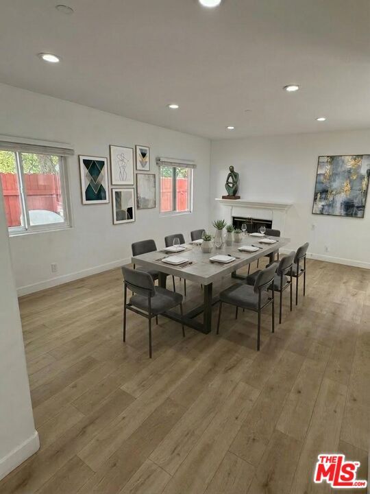 Photo - 20318 Blythe St