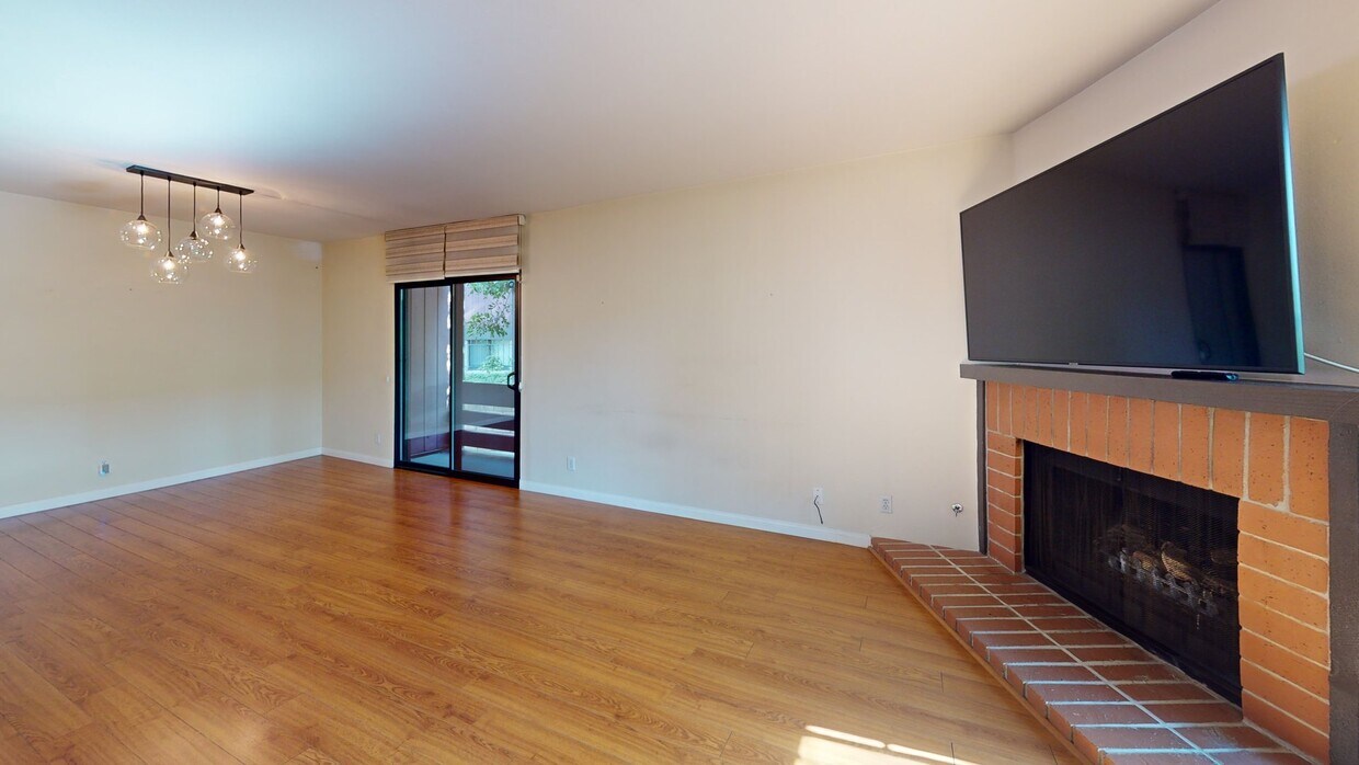 3D Tour - 21930 Marylee St Unit 97