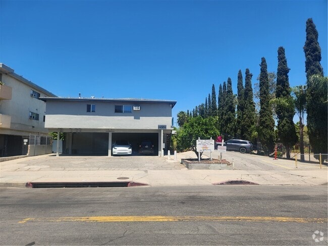 Building Photo - 14301 Addison St Rental