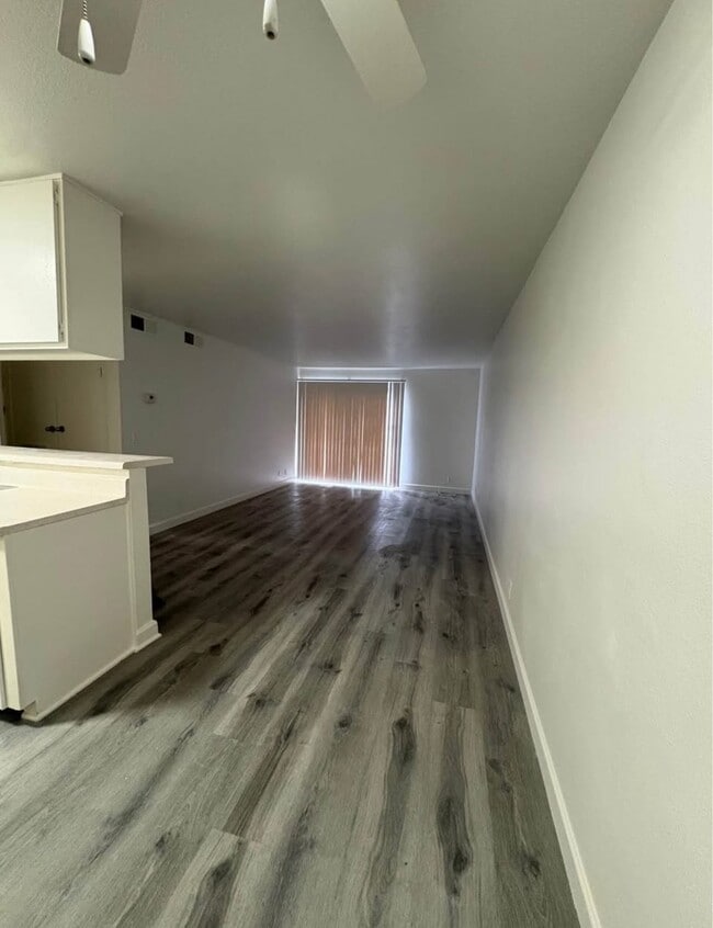 Building Photo - 7040 Haskell Ave