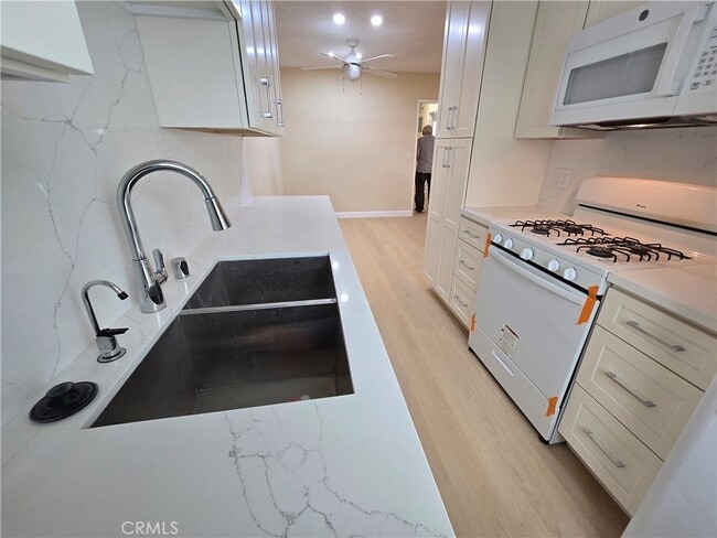 Photo - 1216 N Formosa Ave Unit 2