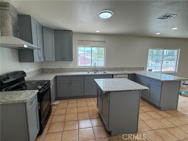 Building Photo - 6475 Stover Ave Rental