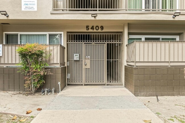 Photo - 5409 Radford Ave Unit 7