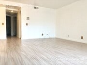 Photo - 535 W 4th St House