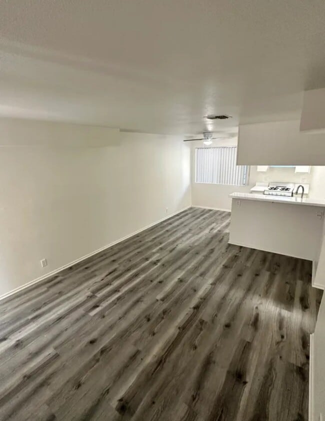 Photo - 7040 Haskell Ave Unit 114
