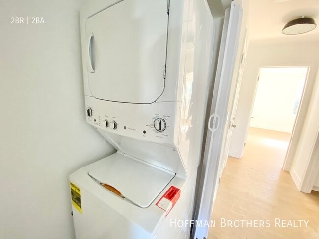 Photo - 1936 New England St