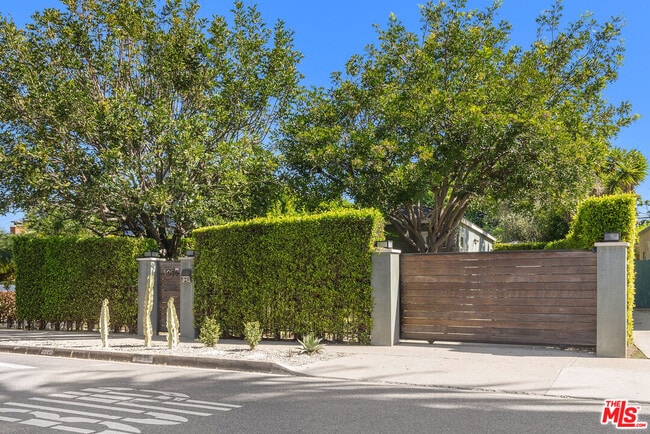 Photo - 3954 Redwood Ave