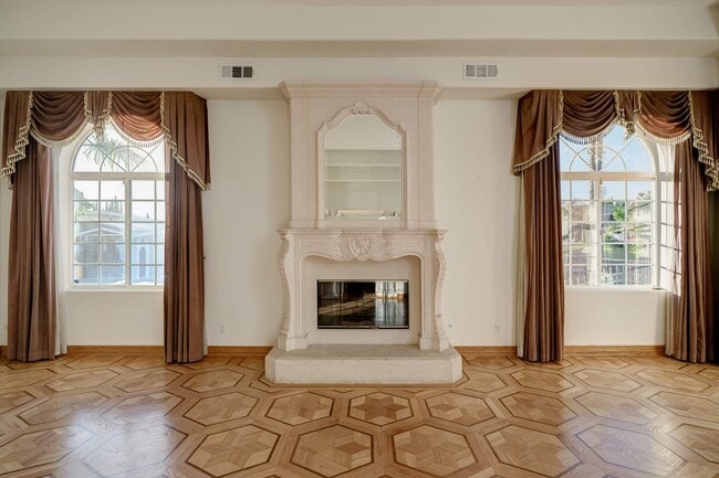 Photo - 4356 Kingswell Ave