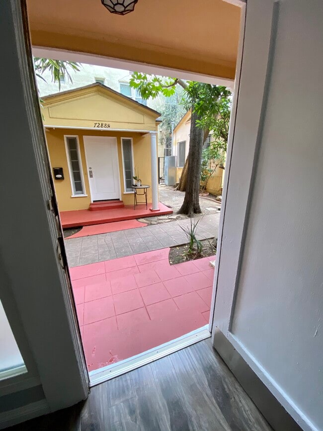 Cottage Front, Facing Courtyard - 7284 1/2 Fountain Ave Unit House #